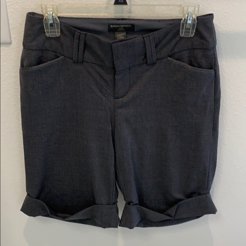 Women’s Banana Republic lined shorts